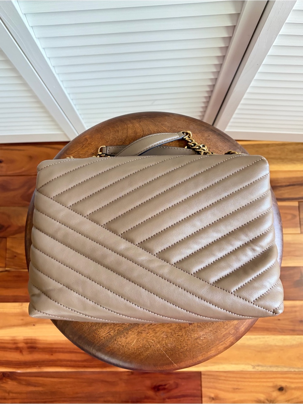 Tory Burch Chevron Quilted Leather Shoulder/Crossbody Sandpiper - Picture 12 of 12